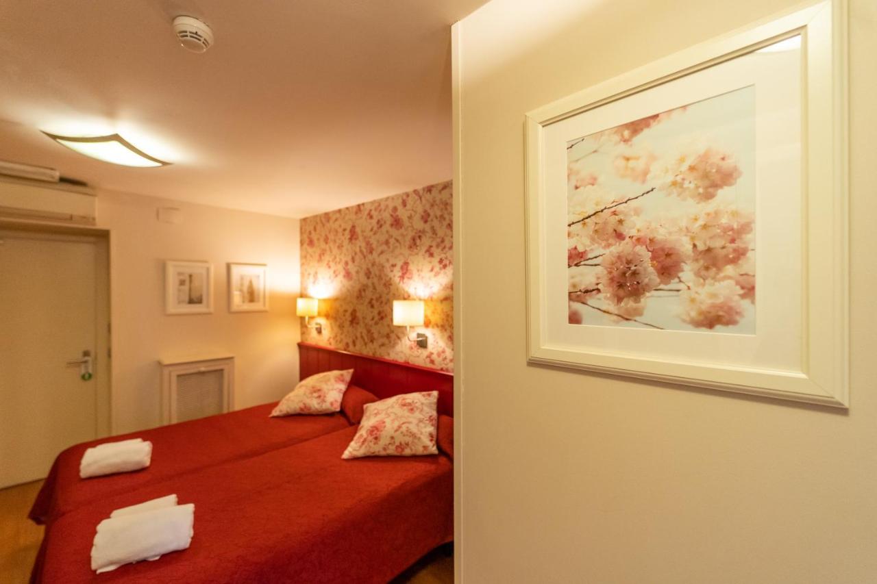 Hostal Matheu Μαδρίτη Εξωτερικό φωτογραφία