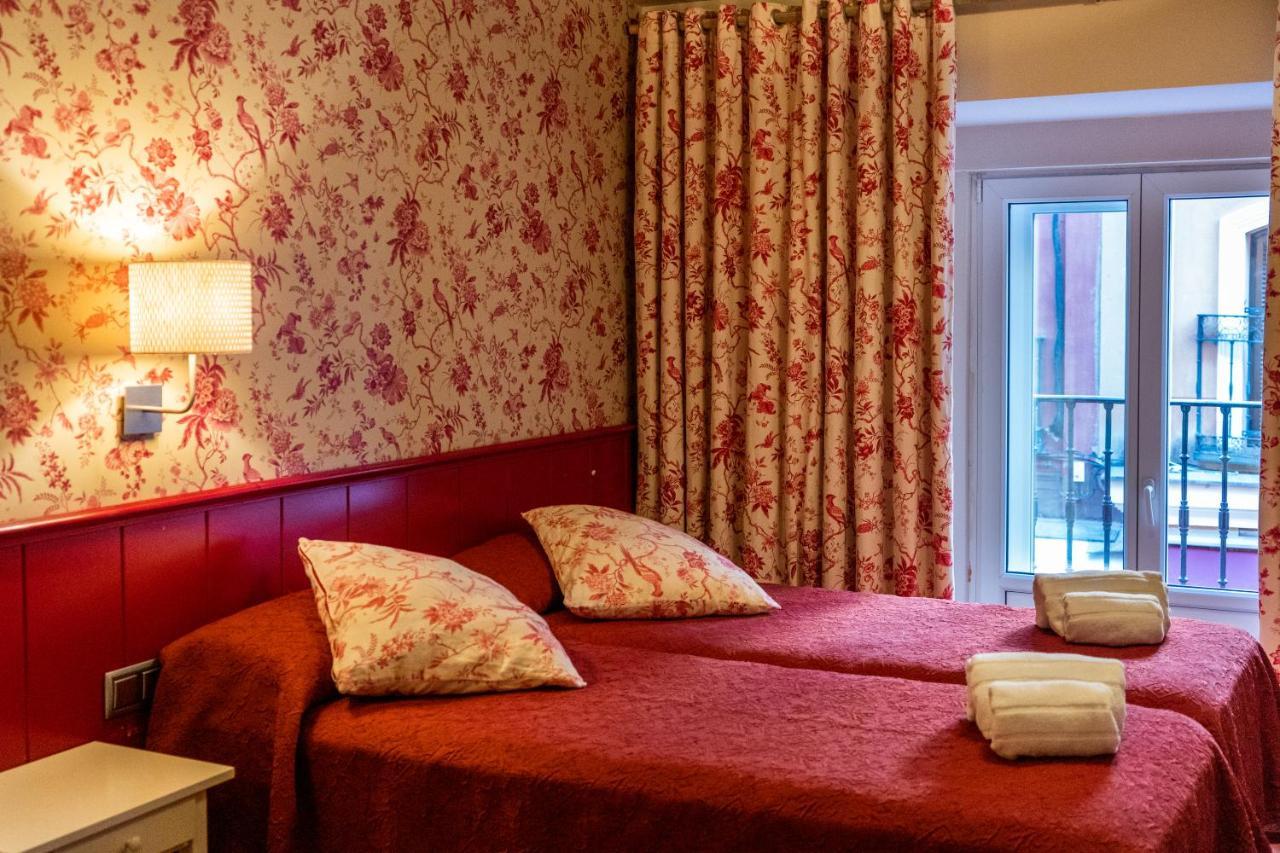 Hostal Matheu Μαδρίτη Εξωτερικό φωτογραφία