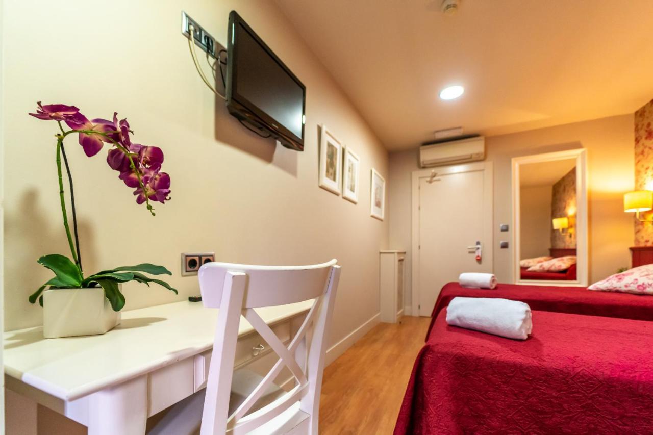 Hostal Matheu Μαδρίτη Εξωτερικό φωτογραφία