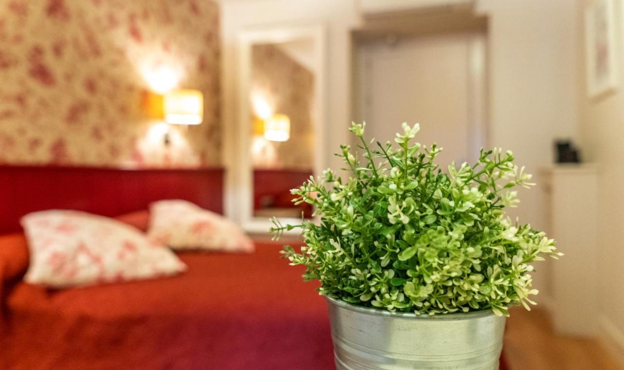 Hostal Matheu Μαδρίτη Εξωτερικό φωτογραφία